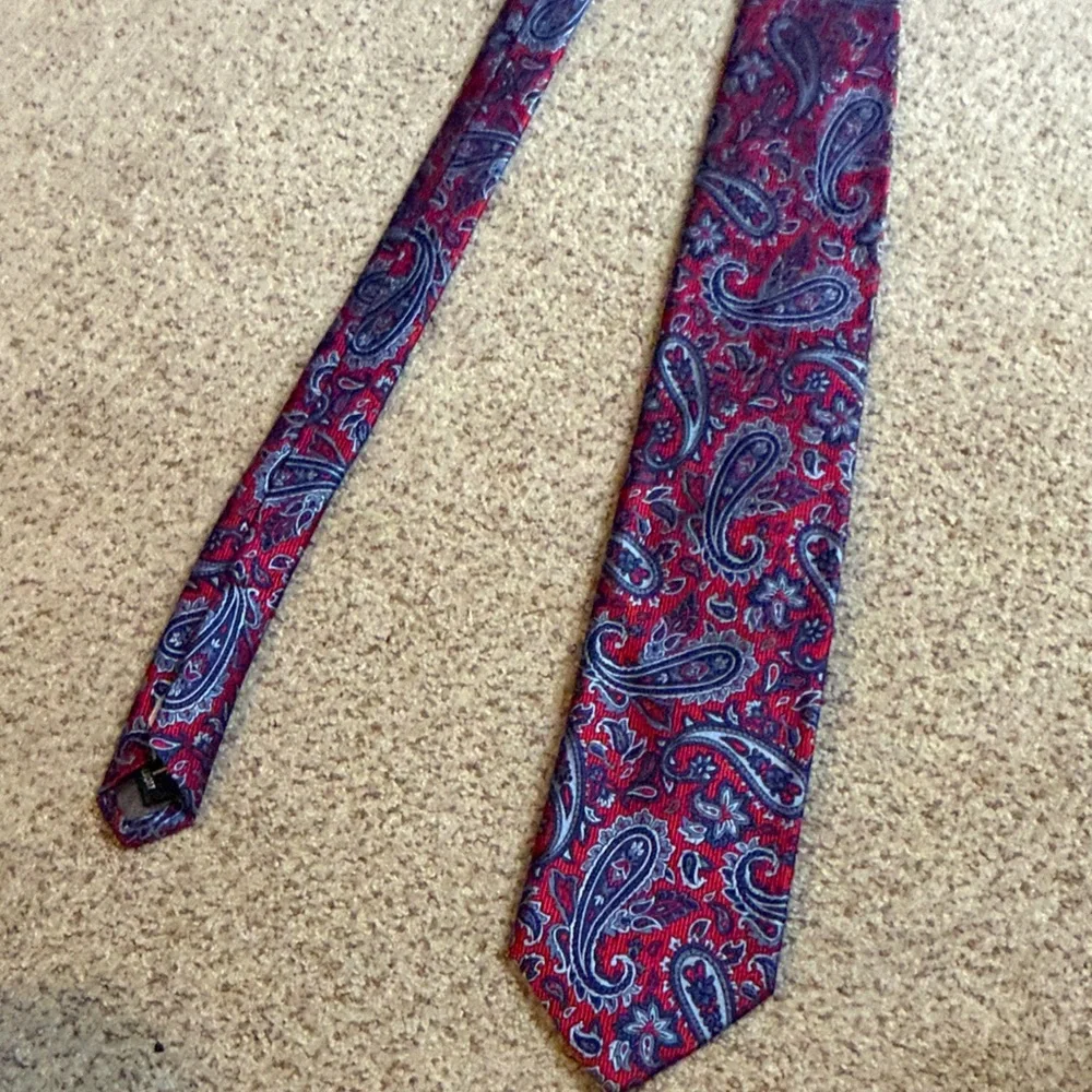 Robert Talbott stylish paisley